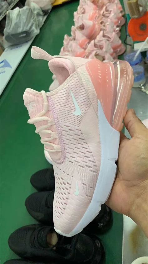does max270.com sell fake nikes